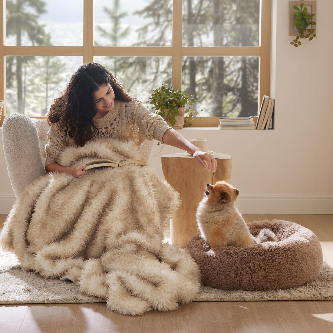 Indoor Solid Round Fluffy Plush Pet Bed